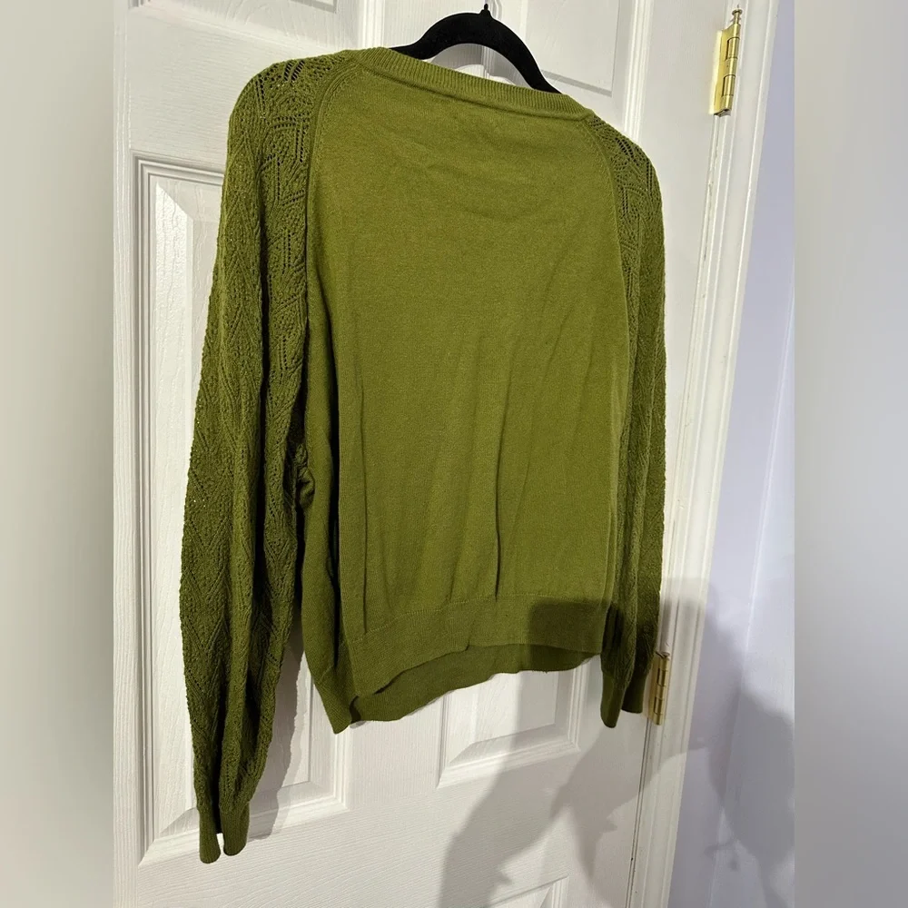 Garnet Hill Green Crew Neck Sweater with Cable Knit Sleeves (XS) - Picture 11 of 15